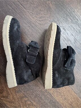 Little Eric Kids Black Suede Velcro hook & loop bow boots